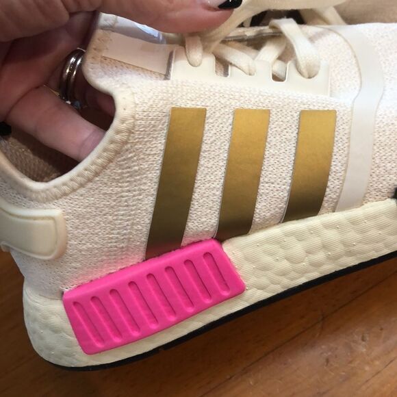 Adidas NMD R1 Cream Screaming Pink - Picture 6 of 11